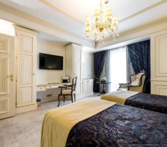 Семейный люкс с красивым видом из окна в Rixos Khadisha Shymkent