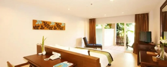 Двухместный номер Deluxe с видом на сад (двуспальная кровать) в The Heritage Pattaya Beachfront Resort
