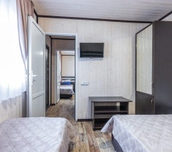 Домик двухкомнатный шестиместный в Рыжий Ап на Морской