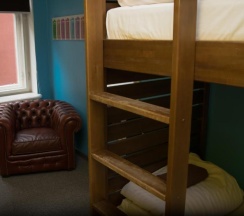 Кровать в общем номере в Naughty Squirrel Backpackers Hostel