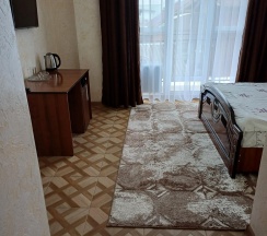 Комната комфорт с 1 двуспальной кроватью в Кристалл