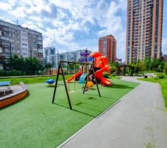 Апартаменты с балконом и с красивым видом из окна в Andora-apart