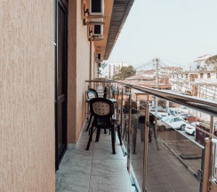 Полулюкс 3х-местный с балконом в Легенда