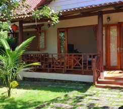 Бунгало c 1 комнатой с видом на сад в Hong Bin Bungalow Resort
