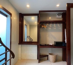 Трёхместный номер Standard с видом на бассейн в Howard Johnson by Wyndham Phuket Naiyang