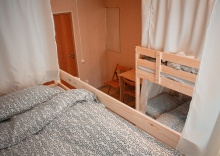 Кровать в 4-местном ЖЕНСКОМ номере в Karelia hostel