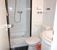 Трёхместный номер Standard в Artus Hotel