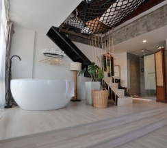Одноместные апартаменты с 2 комнатами двуспальная кровать в YOLO Bangkok Boutique Hotel