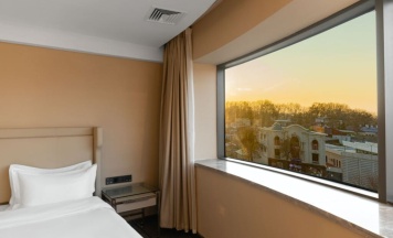 Двухместный люкс двуспальная кровать в Mövenpick Samarkand