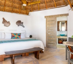 Номер Palapa с видом на океан в Shangri-la Caribe Beach Village Resort
