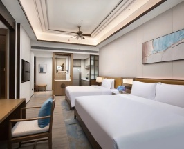 Люкс в Holiday Inn & Suites Sanya Yalong Bay