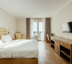 Люкс с балконом морская сторона. Корпус 2 в Amza Парк