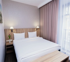 Стандарт "Classic" c двуспальной кроватью в Harbor Club Hotel