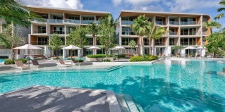 Равай: Отель Wyndham Grand Nai Harn Beach Phuket