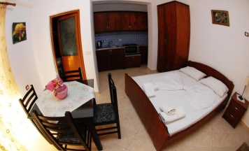 Трёхместный номер Standard в Hotel Erioni