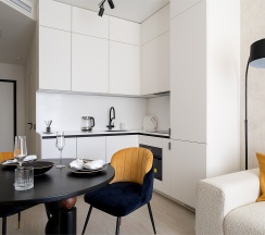 Двухкомнатные апартаменты LUX с одной спальней (2 этаж) в Real Apartments Sochi