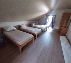 Четырёхместный семейный номер Standard с красивым видом из окна в Горная лаванда