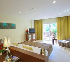 Двухместный номер с видом на сад (двуспальная кровать) в The Heritage Pattaya Beachfront Resort