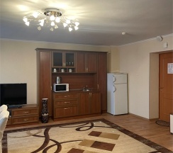 Deluxe Suite , гостиная +спальня в Дом иностранных специалистов