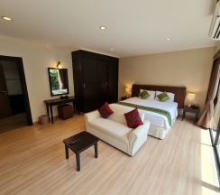 Люкс с балконом в Grand Garden Hotel & Residence