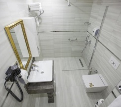 Семейный номер Standard с видом на море в Azura Deluxe Resort & Spa
