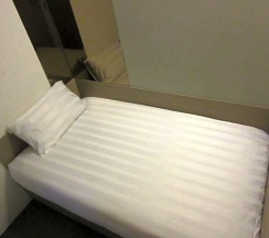 Кровать в общем номере (мужской номер) в Gs Hotel - Hostel