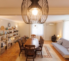 Коттедж с 6 комнатами с балконом и с красивым видом из окна в Дом пробуждения