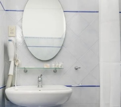 Двухместный номер Standard с балконом и с видом на сад двуспальная кровать в Hotel Pupetto