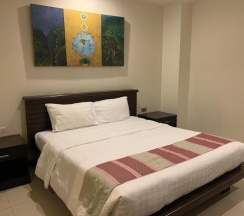 Двухместный номер Standard двуспальная кровать в Lub Sbuy Hostel