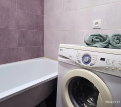 Апартаменты с балконом и с красивым видом из окна в Квартира Апартаменты Волжск