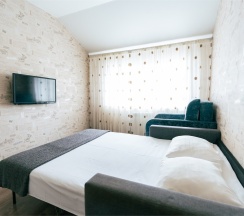 Люкс с кухней-столовой в Уютный Дом