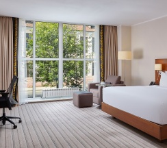 Номер Делюкс с кроватью размера «King-size» в Hilton Garden inn Kaluga
