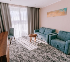 Двухкомнатный "Люкс" с боковым видом на море в Grand hotel Anapa
