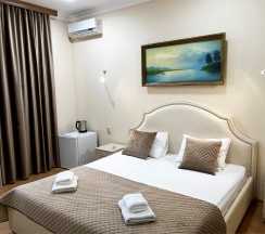 Номер Делюкс с кроватью размера "King-size" с балконом в Академия