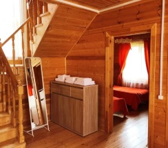 Шестиместный коттедж Княжеский с балконом в Ателика Улиткино