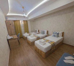 Трёхместный полулюкс в Samarkand Imron Guest House