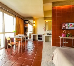 Двухместный семейный номер Deluxe с видом на горы в Sino House Phuket Hotel
