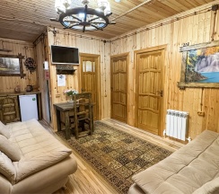 Трехкомнатный номер| c кухонным уголком | 1 этаж в Hayat Haus