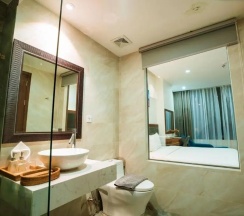 Двухместный номер Deluxe с видом на море (двуспальная кровать) в Capecia Danang Hotel & Apartment