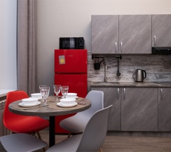 Двух уровневые апартаменты с антресолью в Берисон