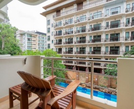 Двухместный номер Standard с видом на бассейн двуспальная кровать в Bella Villa Prima