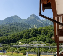 Полулюкс с балконом и видом на горы в Stellar collection chalet, Krasnaya Polyana