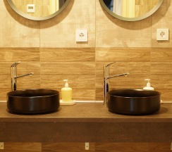 Кровать в четырхместном номере в Якорная