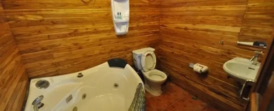 Двухместная вилла Thai с джакузи двуспальная кровать в Basaya Beach Hotel & Resort