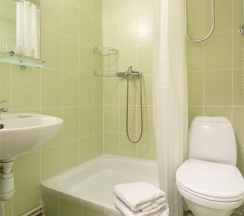 Санаторий - двухместный номер с одной большой кроватью в Полисть