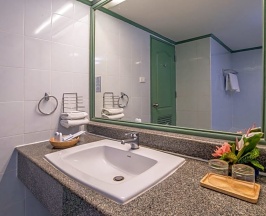 Двухместный номер Standard с балконом двуспальная кровать в Krabi Maritime Resort