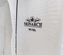 Улучшенный двухместный номер без балкона в Monarch