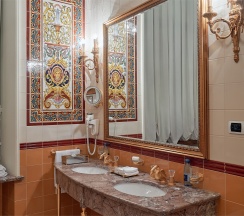 Люкс Императрицы с видом на Невский проспект в Taleon Imperial Hotel