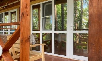 Комната эконом с 2 односпальными и 1 двуспальной кроватью в Лазурный берег