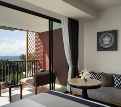 Семейный номер Premier с балконом и с видом на море в Avista Grande Phuket Karon - MGallery